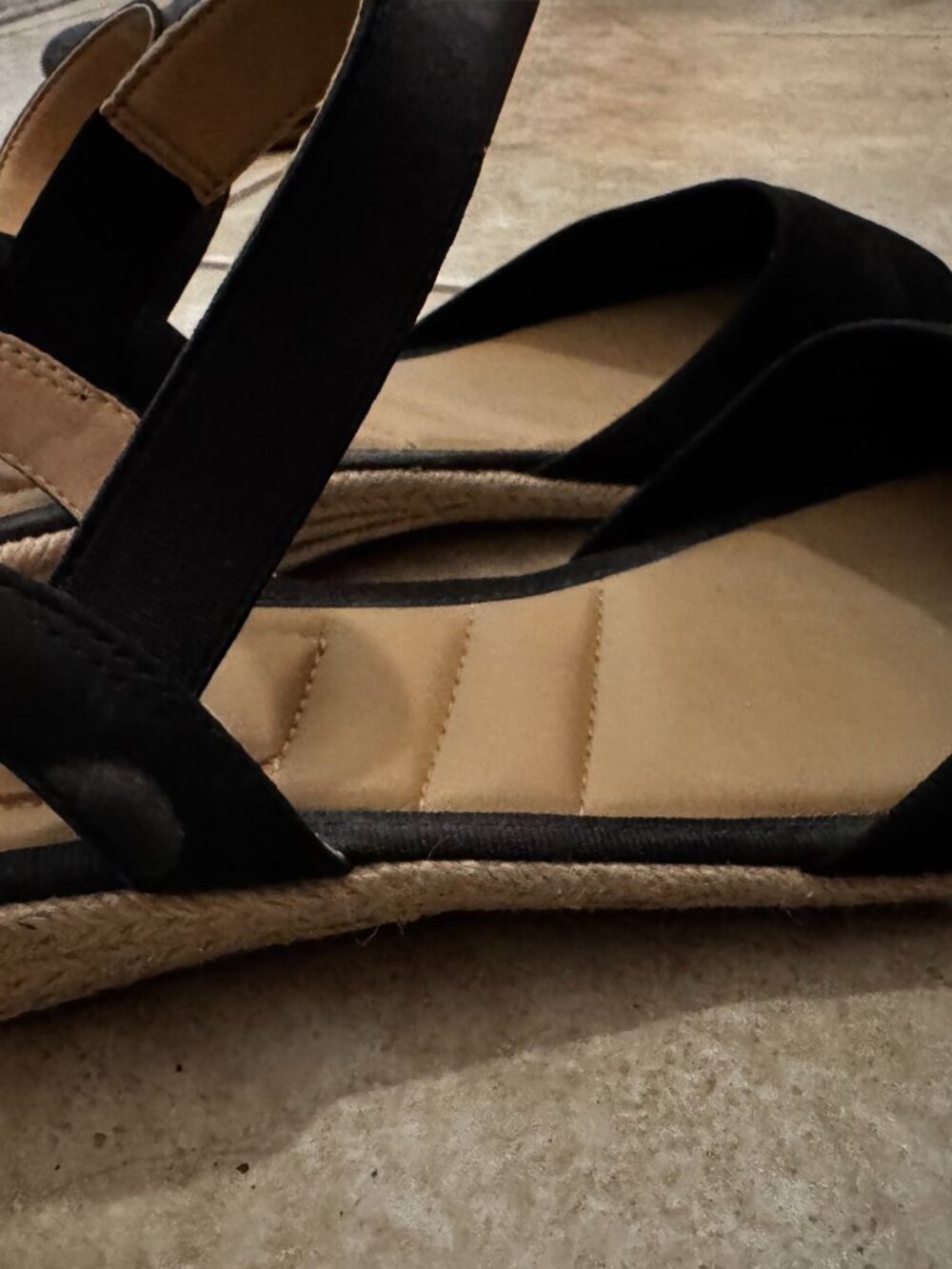 Flat Espadrilles in Black - Picture 6 of 7